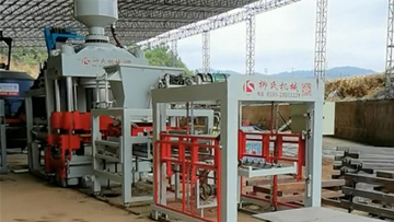 液壓磚機(jī)生產(chǎn)泥巴磚