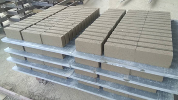 液壓磚機(jī)生產(chǎn)泥巴磚