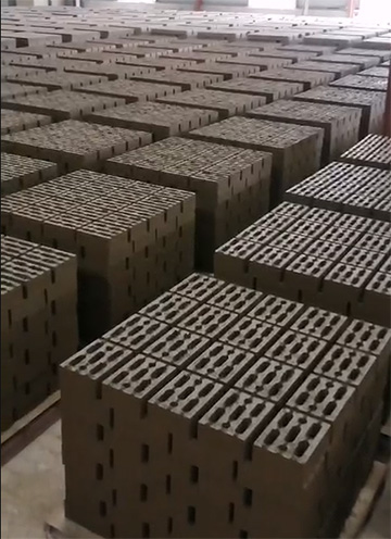 免托板磚機生產多孔磚