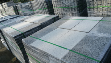 仿石PC透水磚生產現場